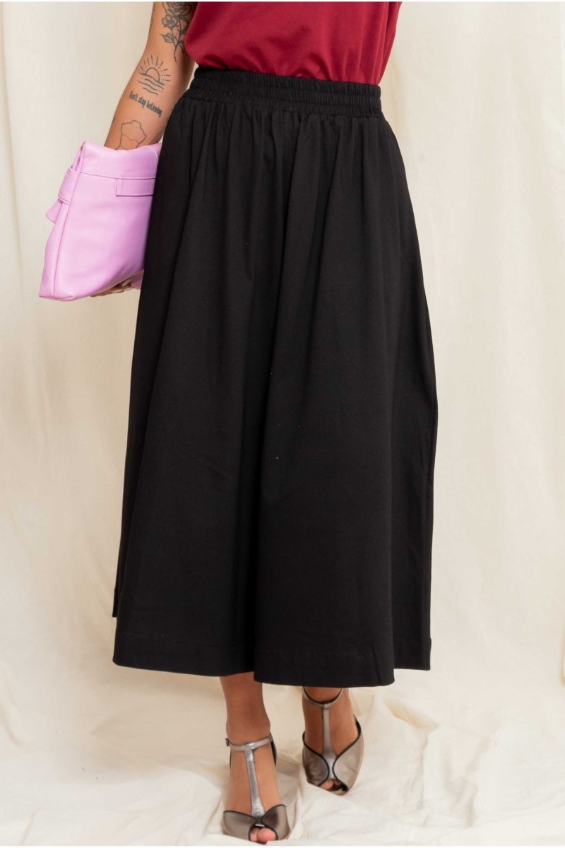 Calça Saia de Malha - Preto - Uhnika