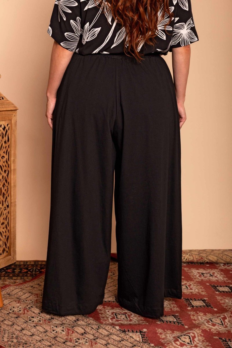 Calça Pantalona de Malha - Preto - Uhnika