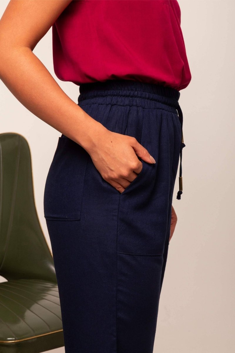 Calça Reta de Linho com Bolso - Azul Marinho - Uhnika
