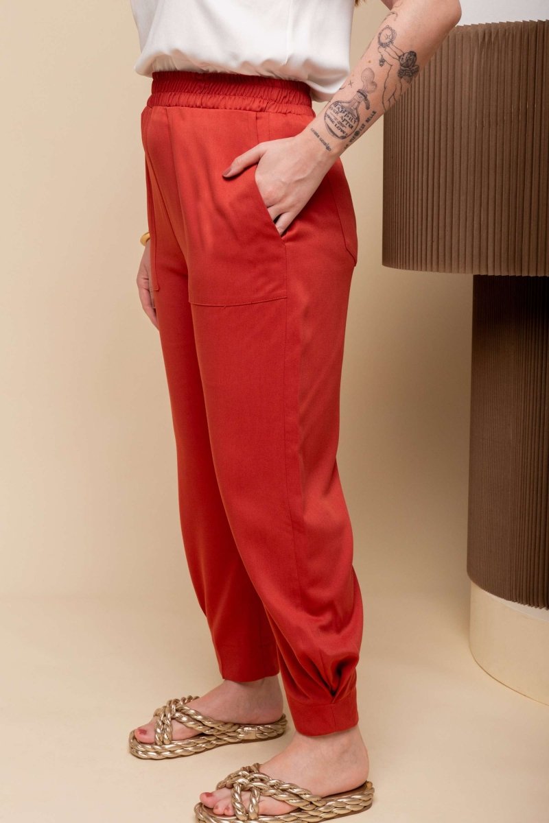 Calça de Viscose Sarja com Bolsos - Terracota - Uhnika