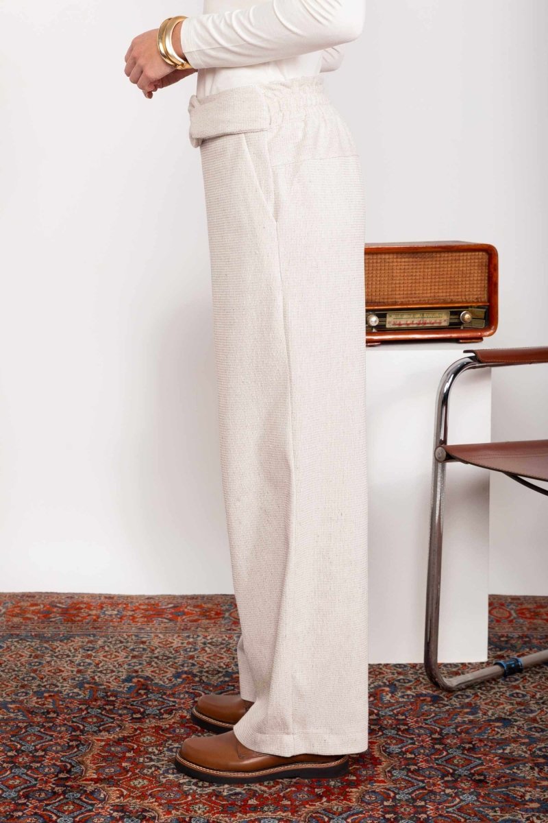 Calça Wide Leg Moletinho com Nó - Off White - Uhnika