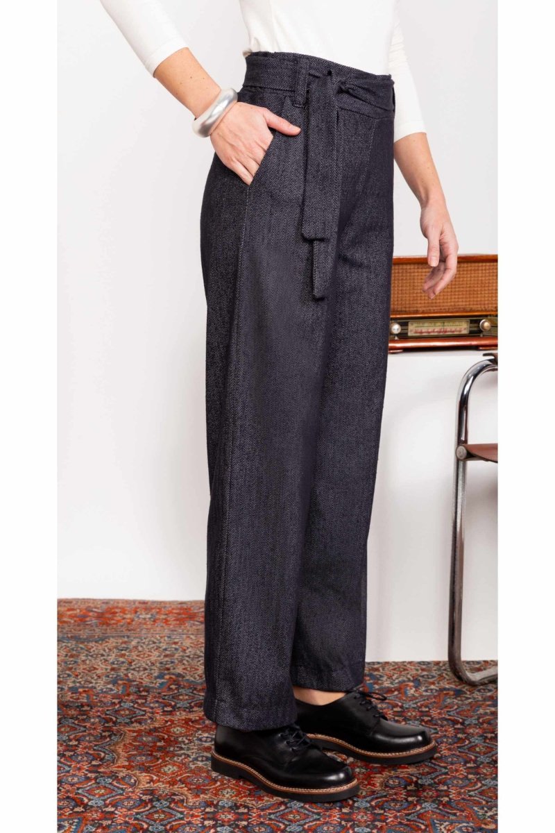 Calça Wide Leg Moletinho com Cinto - Preto - Uhnika