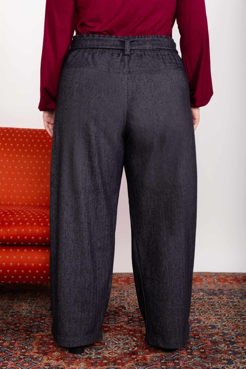 Calça Wide Leg Moletinho com Cinto - Preto - Uhnika