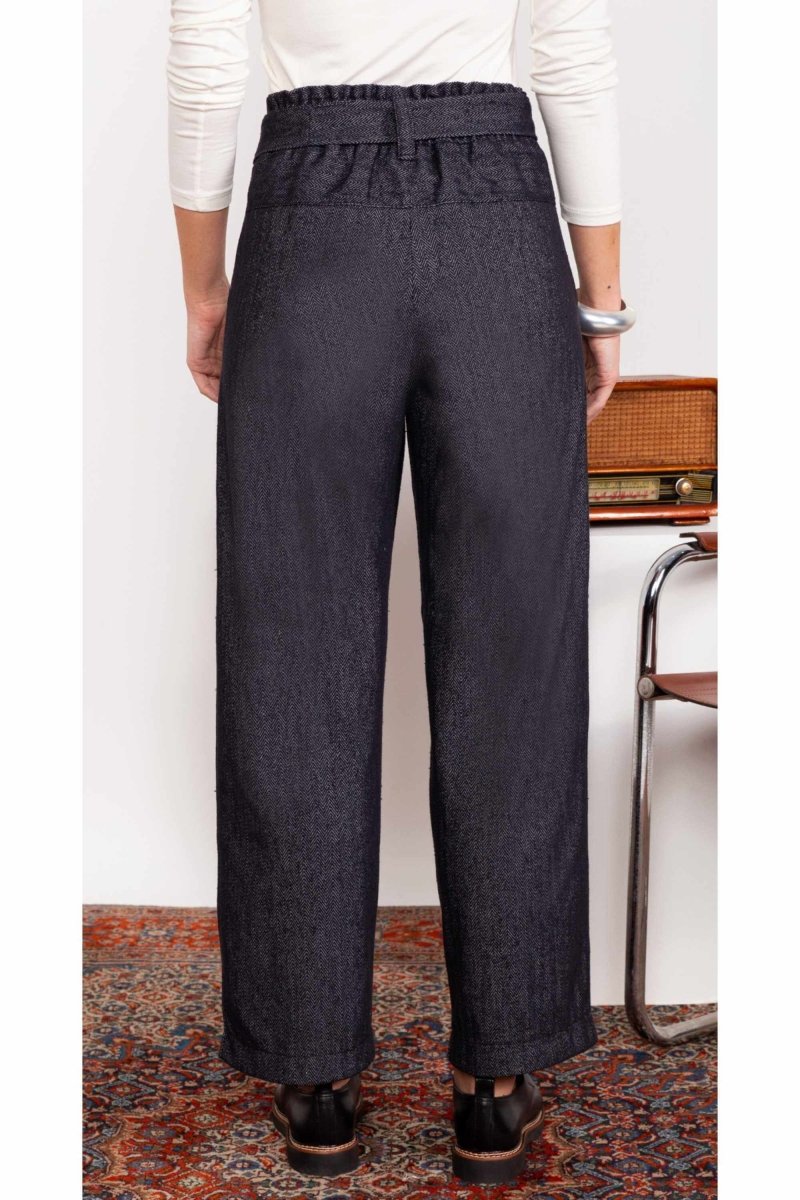 Calça Wide Leg Moletinho com Cinto - Preto - Uhnika