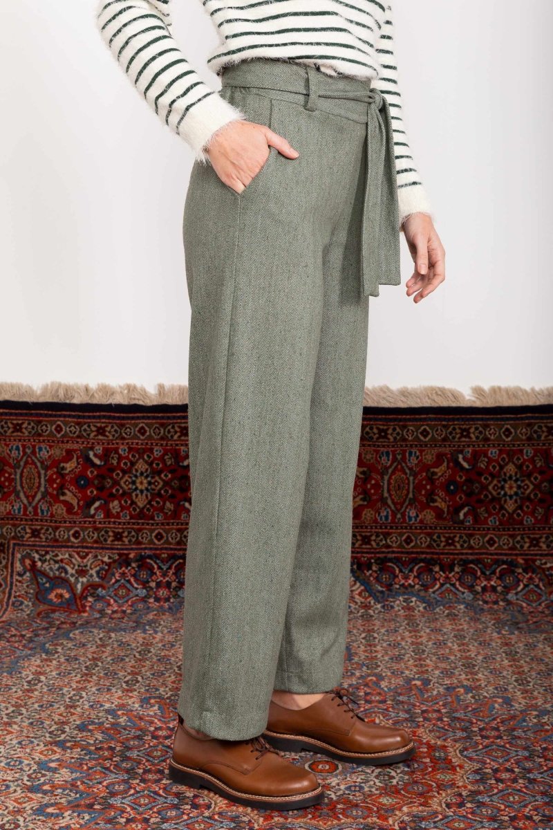 Calça Wide Leg Moletinho com Cinto - Verde - Uhnika