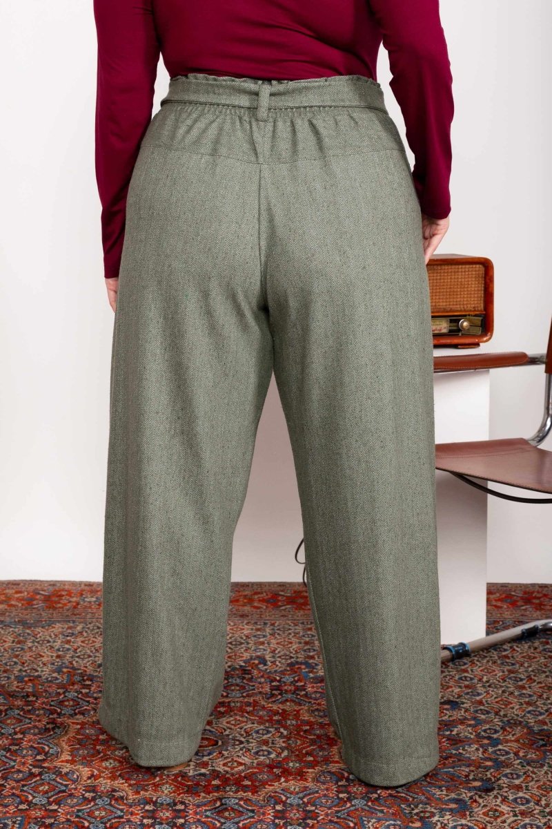 Calça Wide Leg Moletinho com Cinto - Verde - Uhnika