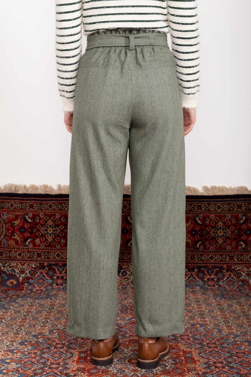 Calça Wide Leg Moletinho com Cinto - Verde - Uhnika