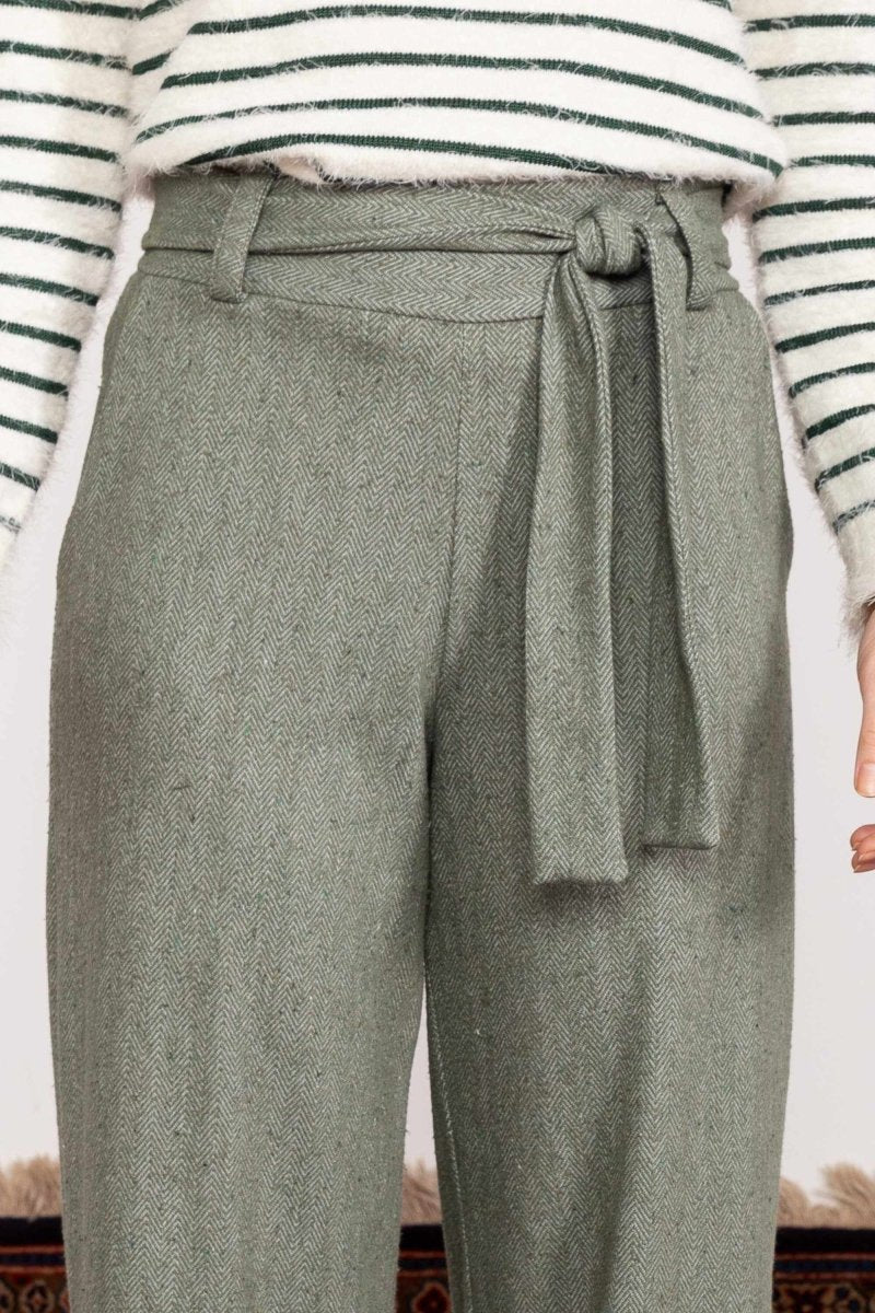 Calça Wide Leg Moletinho com Cinto - Verde - Uhnika