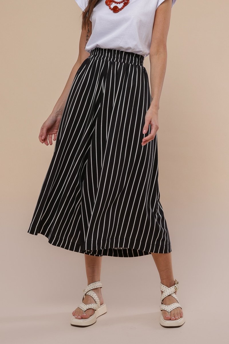 Calça Saia de Malha - Listrado Preto - Uhnika