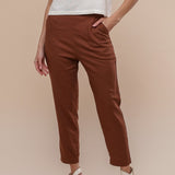 Calça Skinny de Linho - Marrom - Uhnika