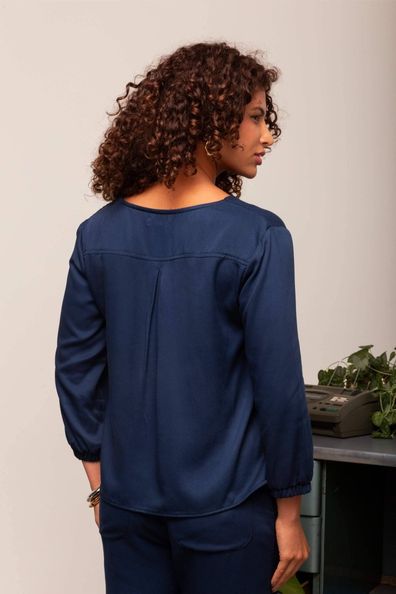 Camisa Gola V Feminina - Azul Marinho - Uhnika