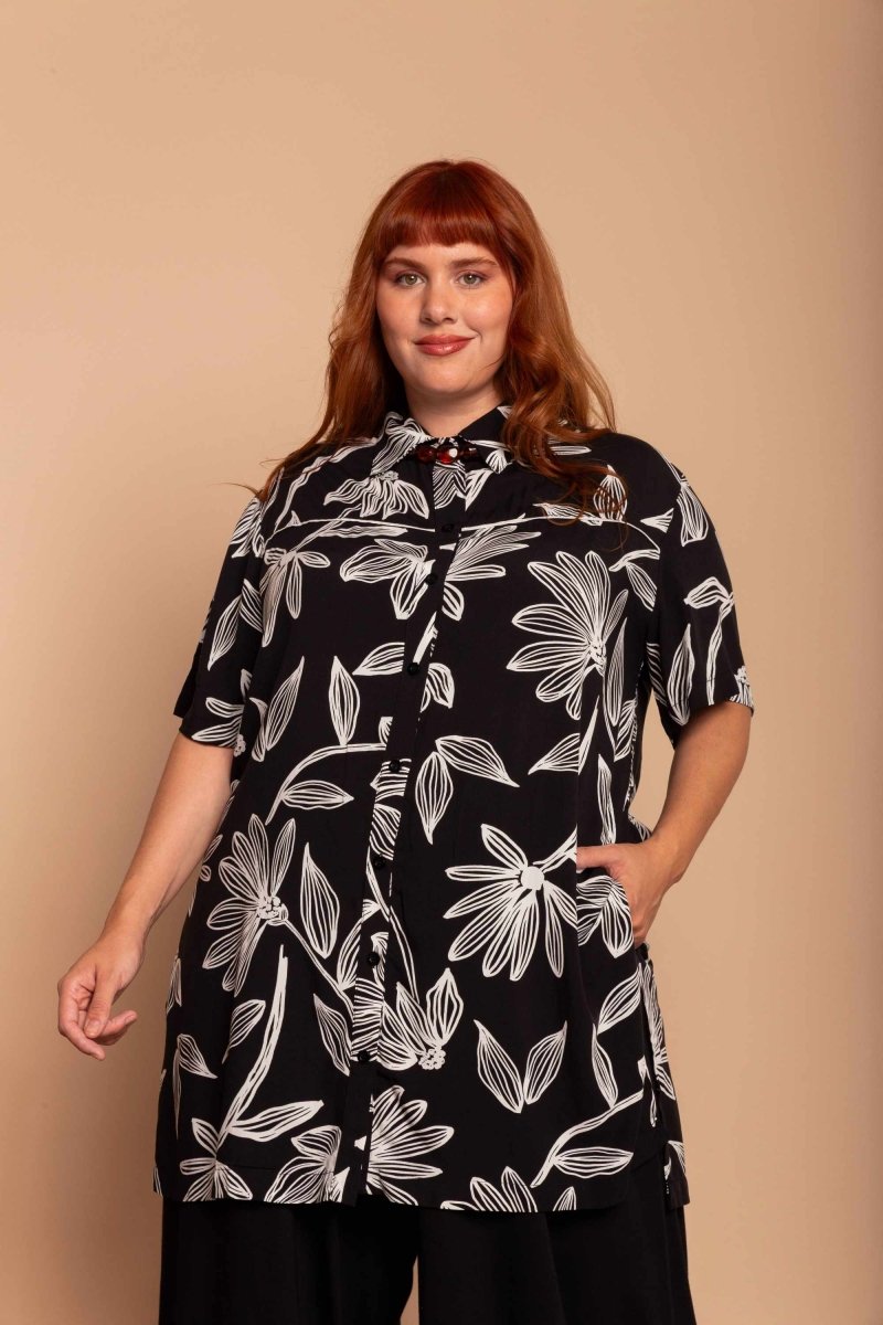 Camisa Oversized - Floral Preto - Uhnika