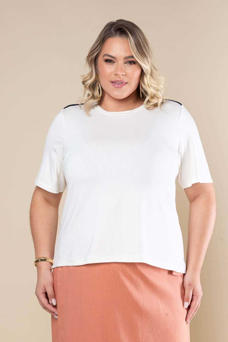 Camiseta Básica Visco Premium - Off White - Uhnika