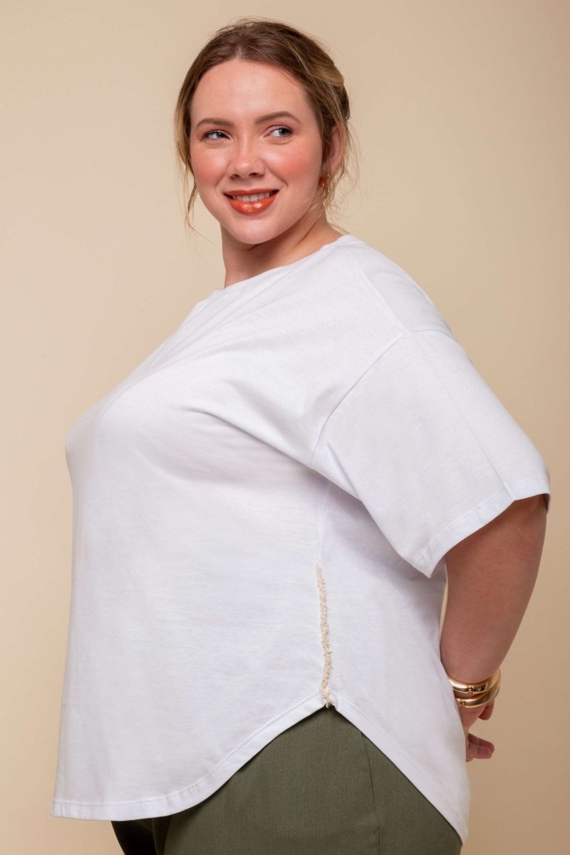 Camiseta Oversized de Malha - Branco - Uhnika