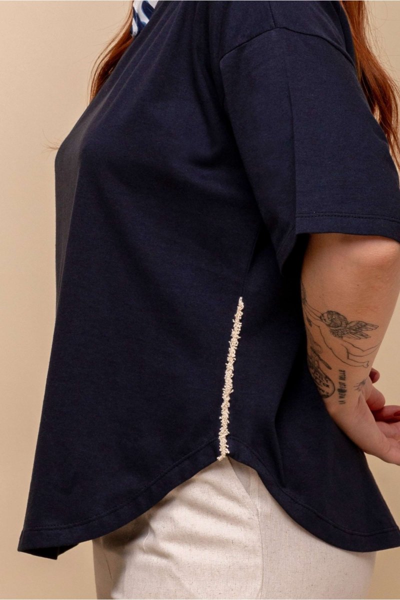 Camiseta Oversized de Malha - Azul Marinho - Uhnika