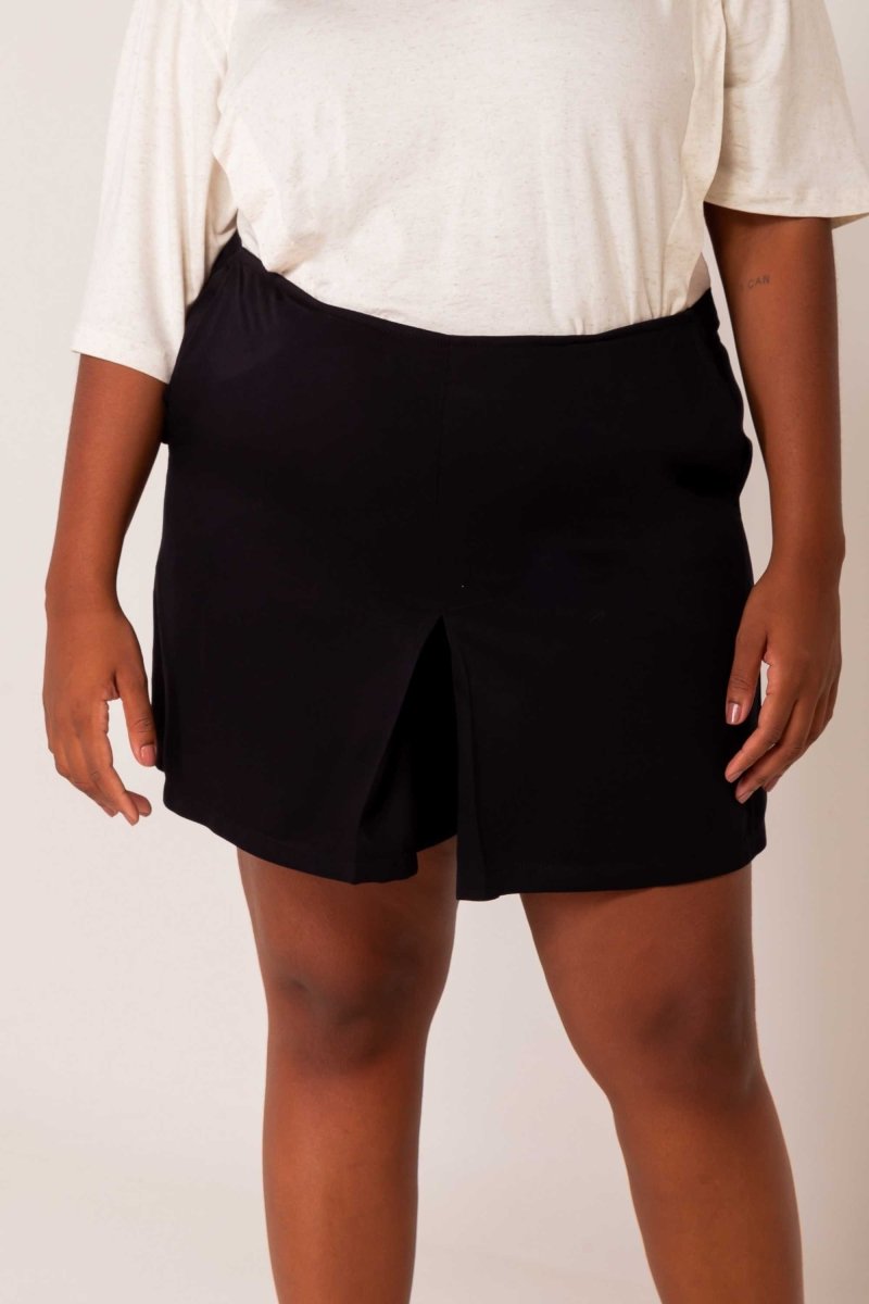 Shorts Saia de Viscose - Preto - Uhnika