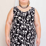 Vestido Curto de Linho Decote V - Floral Preto - Uhnika
