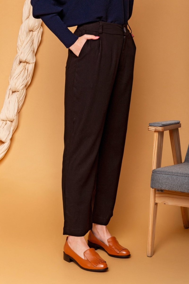 Calça Reta Alfaiataria Feminina - Preto - Uhnika