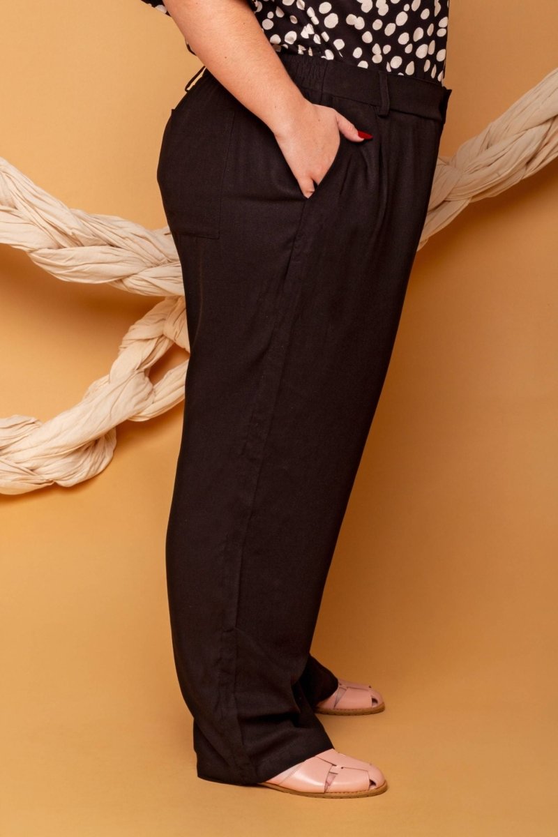 Calça Reta Alfaiataria Feminina - Preto - Uhnika