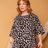 Camiseta Oversized com Fenda - Poá - Uhnika