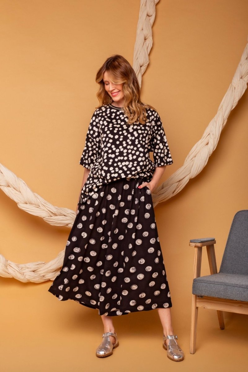 Camiseta Oversized com Fenda - Poá - Uhnika