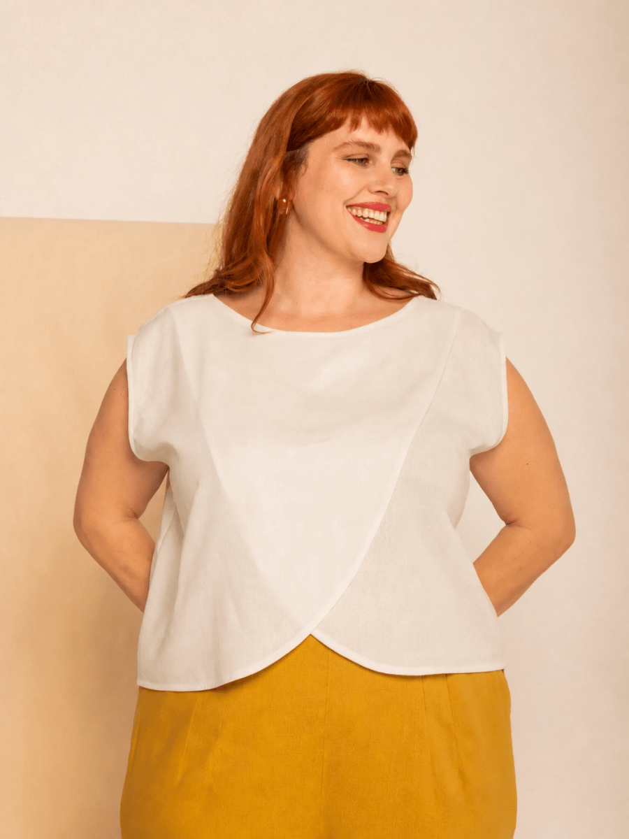 Blusa Feminina de Linho Pétala - Avelã - Uhnika