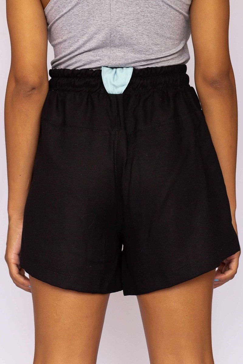 Shorts de Linho Savana - Preto - Uhnika