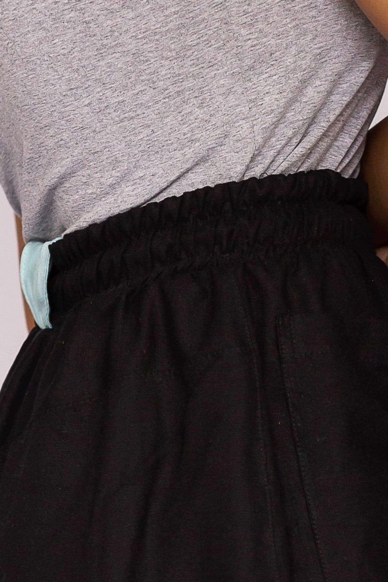 Shorts de Linho Savana - Preto - Uhnika