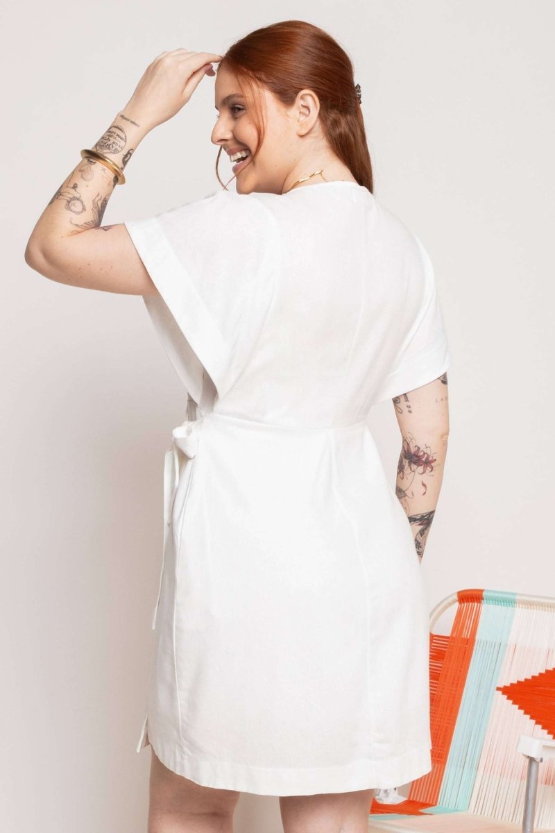 Vestido Curto de Linho Transpassado - Off White - Uhnika