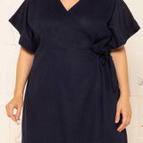 Vestido Curto de Linho Transpassado - Azul Marinho - Uhnika