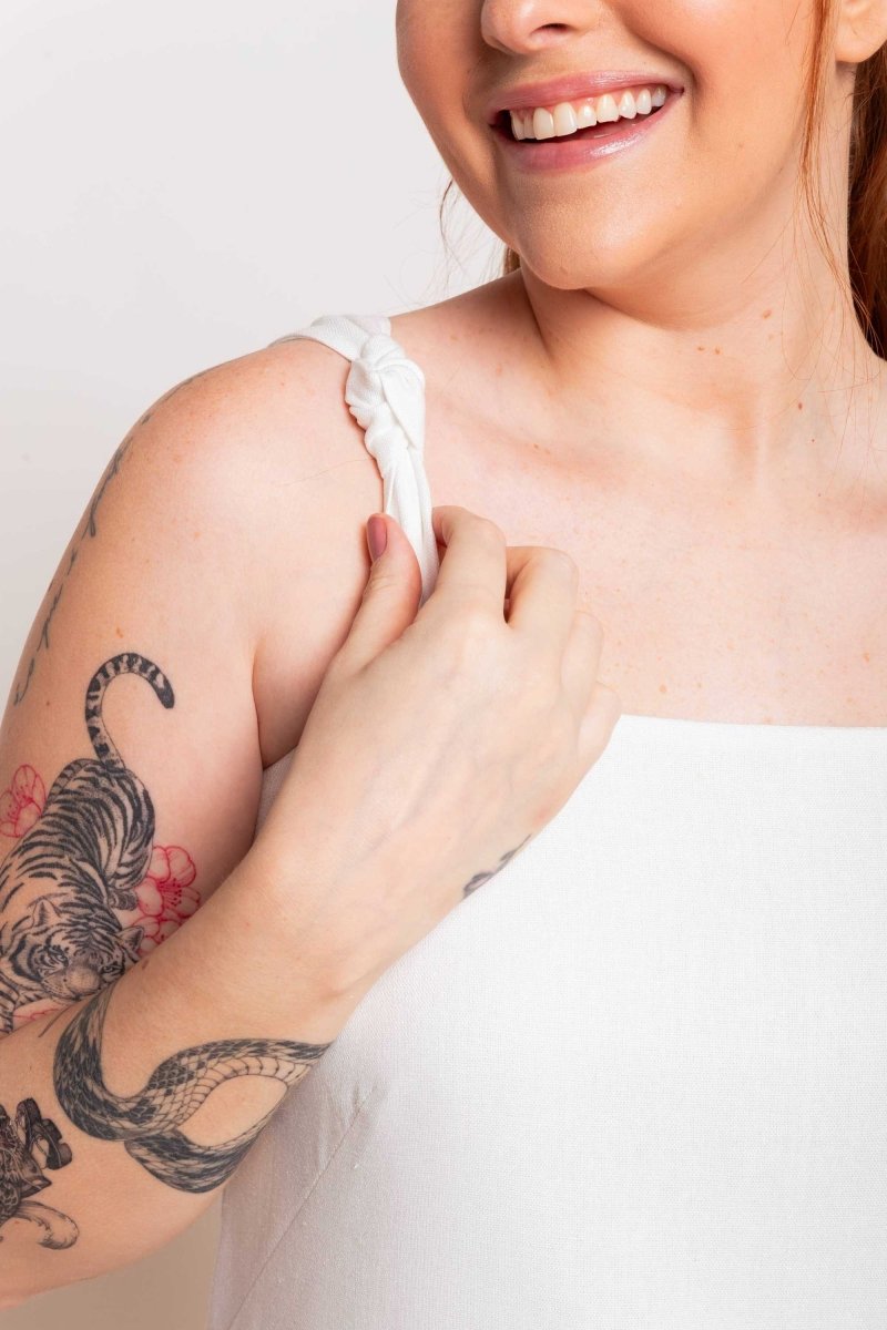 Vestido de Linho Midi com Nó - Off White - Uhnika